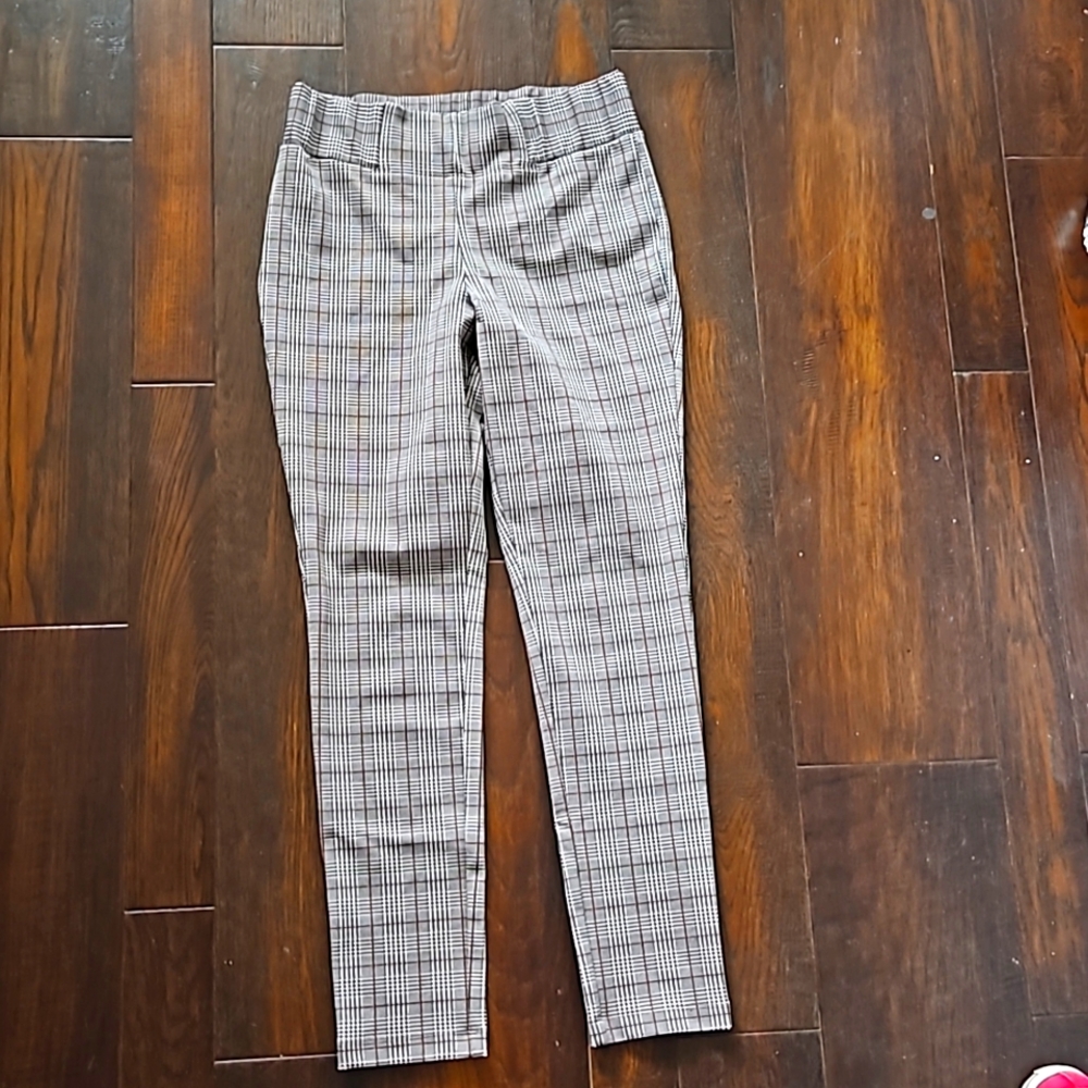 I am selling pants that are very formal and sheck